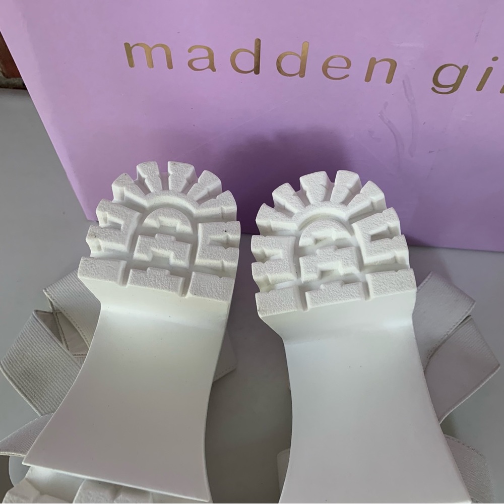 Madden Girl Women's Sohoo White Fabric Platform Block Strappy Sandals US 9 M - Picture 11 of 12